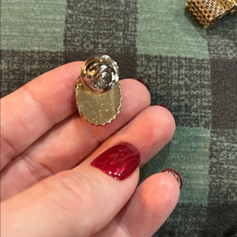 vintage gold tone cameo ram goat Aries mesh wrap-around cufflinks and tie clip